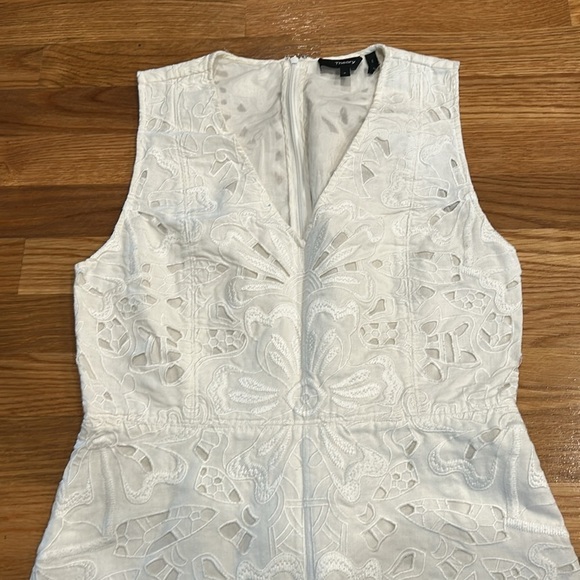 Theory Jemion E White Embroidered Linen Lace Dress White Sleeveless size 6 - Picture 3 of 8
